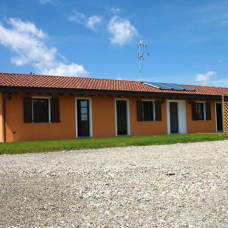 Agriturismo Cascina Aguzza Oleggio Exterior photo