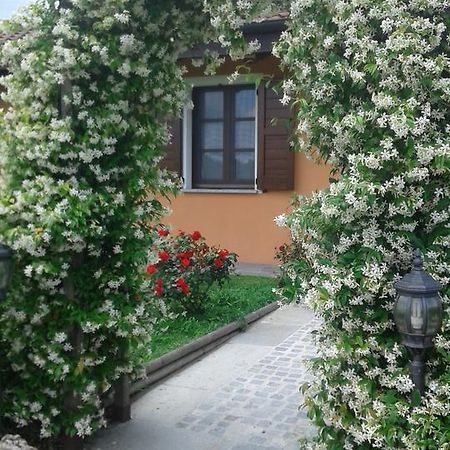 Agriturismo Cascina Aguzza Oleggio Exterior photo