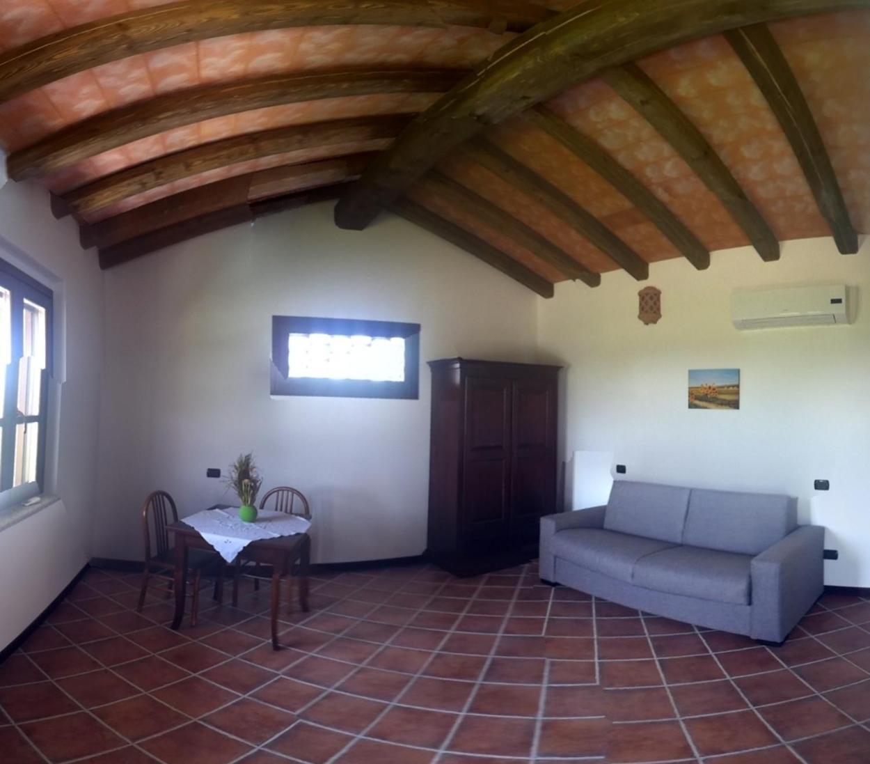 Agriturismo Cascina Aguzza Oleggio Exterior photo