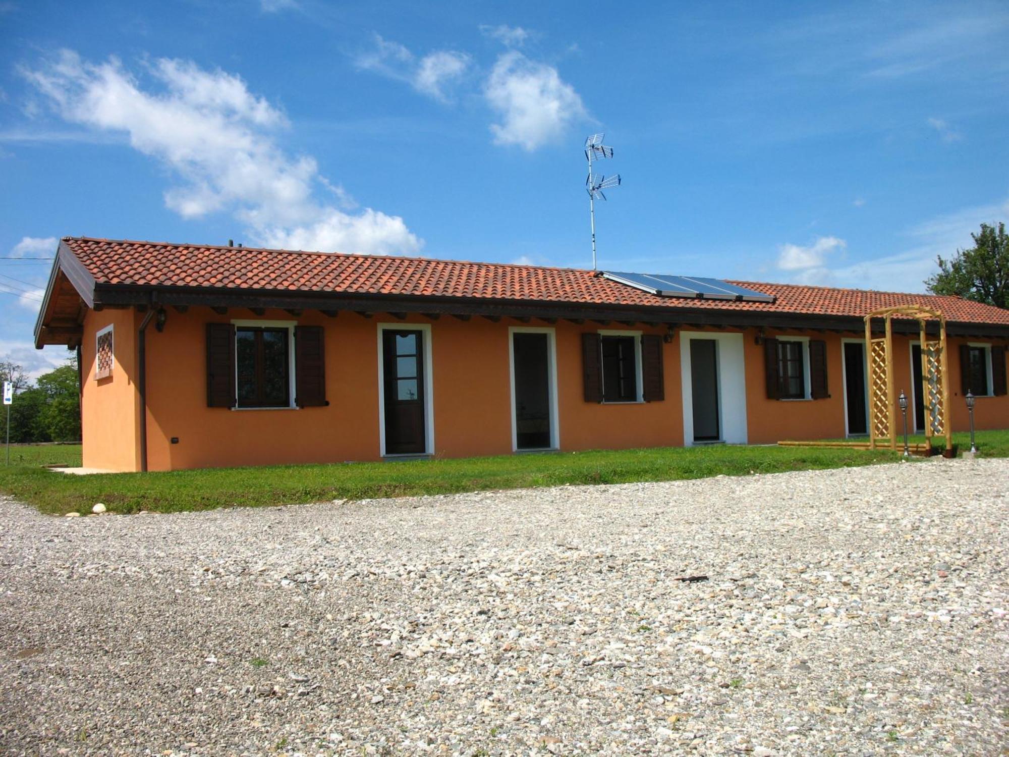 Agriturismo Cascina Aguzza Oleggio Exterior photo