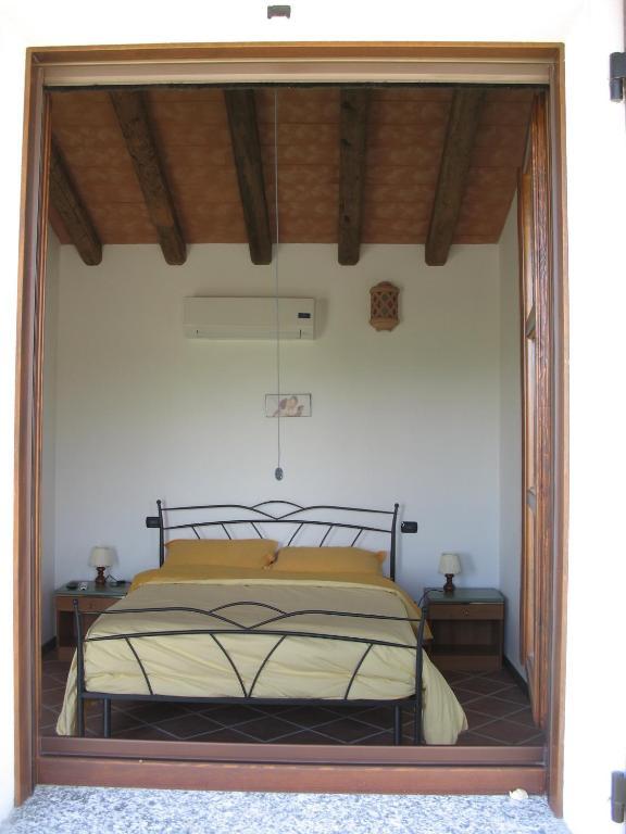 Agriturismo Cascina Aguzza Oleggio Room photo