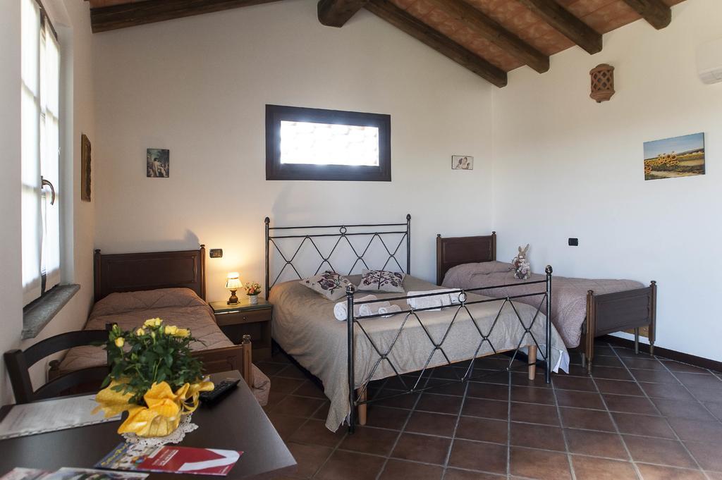 Agriturismo Cascina Aguzza Oleggio Exterior photo