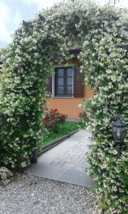 Agriturismo Cascina Aguzza Oleggio Exterior photo