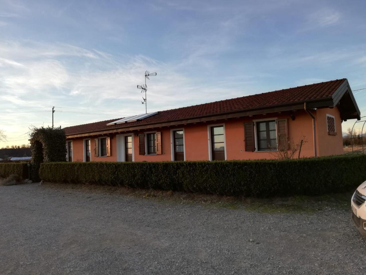 Agriturismo Cascina Aguzza Oleggio Exterior photo